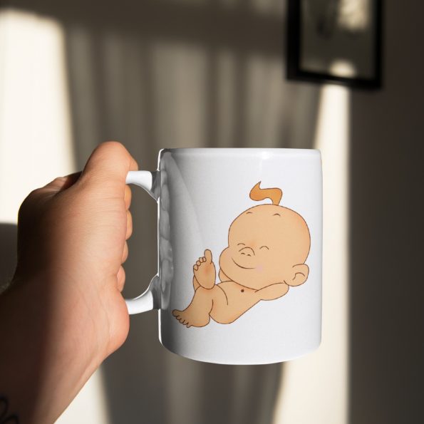 sticker-mockup-featuring-a-man-holding-a-coffee-mug-33617 (10)
